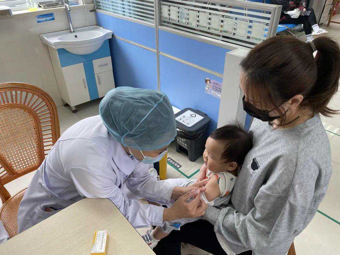 北京代孕自然代码招聘_北京代孕医院_全国儿童预防接种日儿童打疫苗，要注意